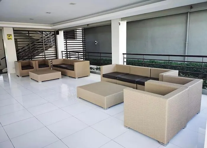 One Spatial Two Bedroom Condominium Unit With Pool And Gym Free Netflix And Wifi