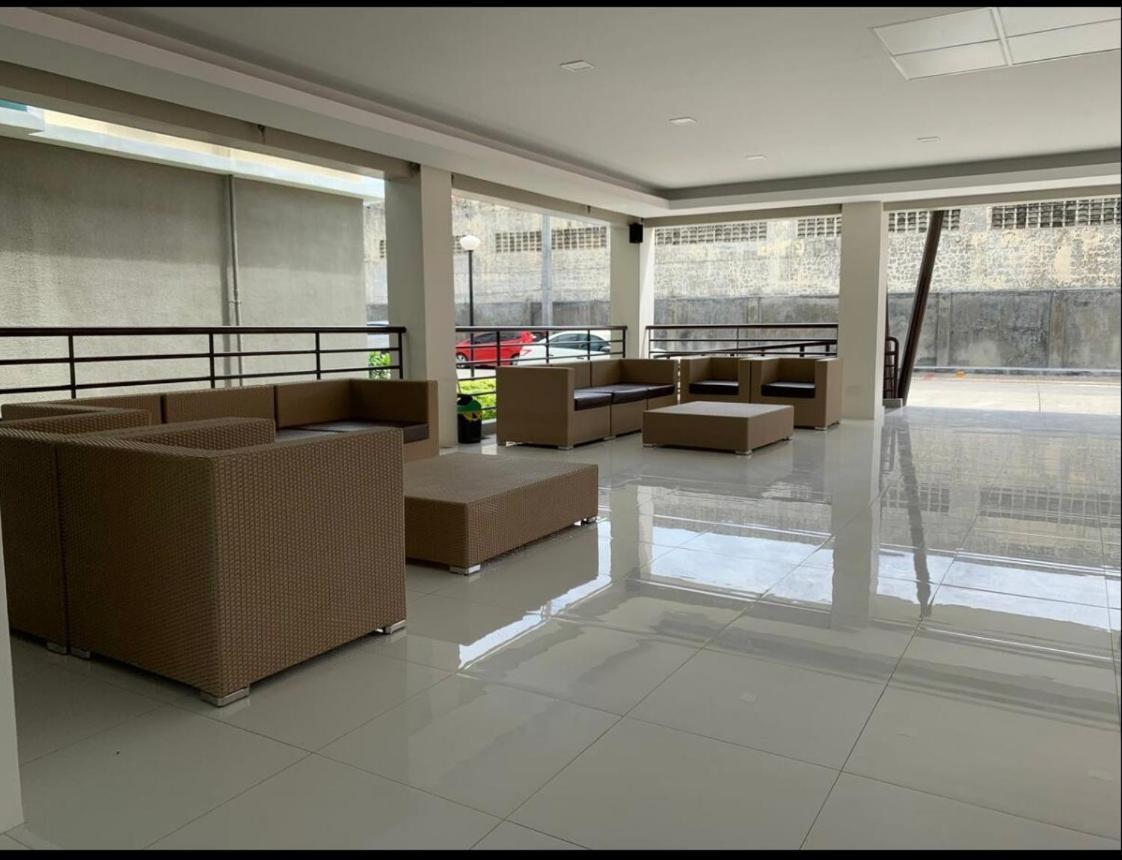 Apartment One Spatial Two Bedroom Unit With Pool And Gym Free Netflix And Wifi