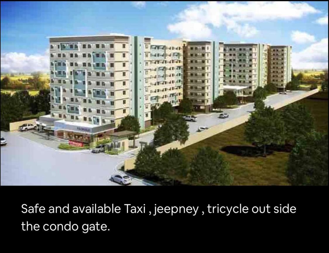 One Spatial Two Bedroom Unit With Pool And Gym Free Netflix And Wifi * Iloilo City