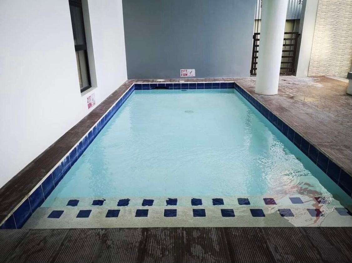 One Spatial Two Bedroom Unit With Pool And Gym Free Netflix And Wifi Apartment Iloilo City