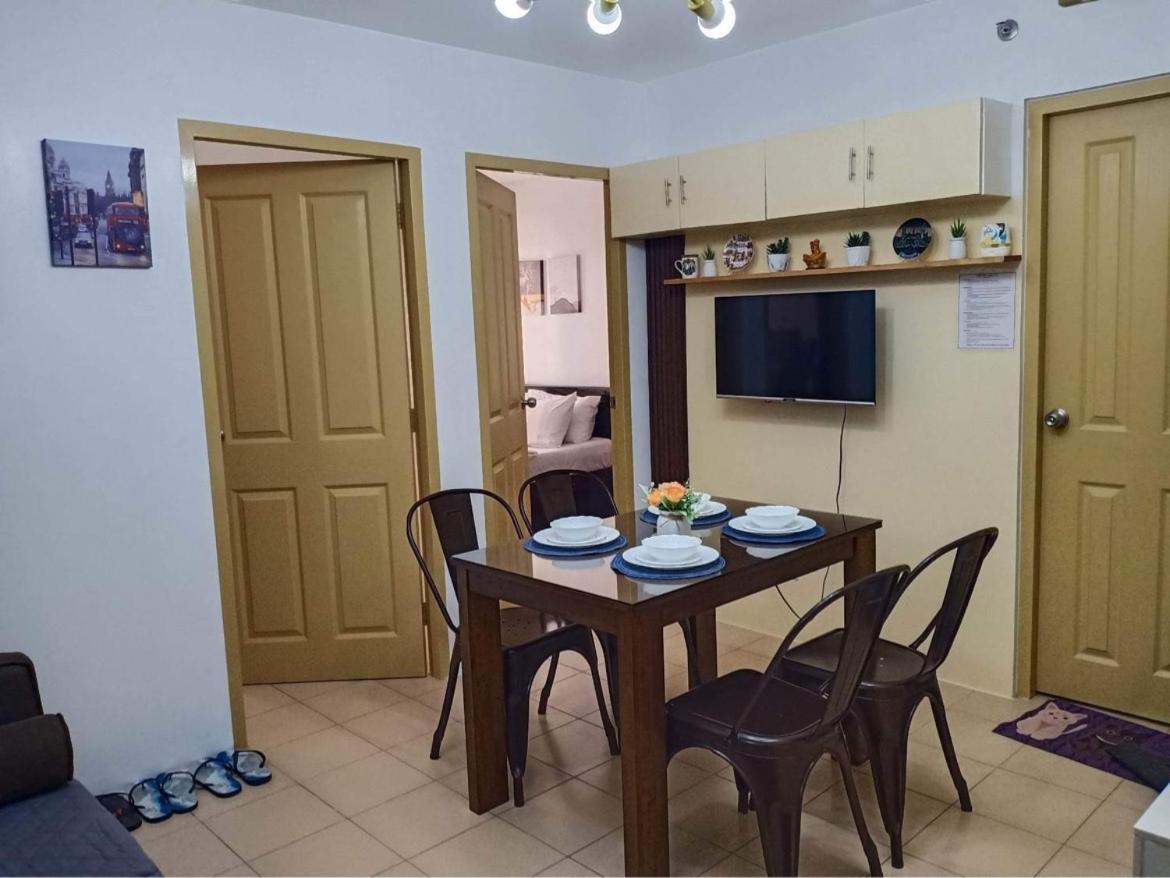 One Spatial Two Bedroom Unit With Pool And Gym Free Netflix And Wifi Apartment Iloilo City